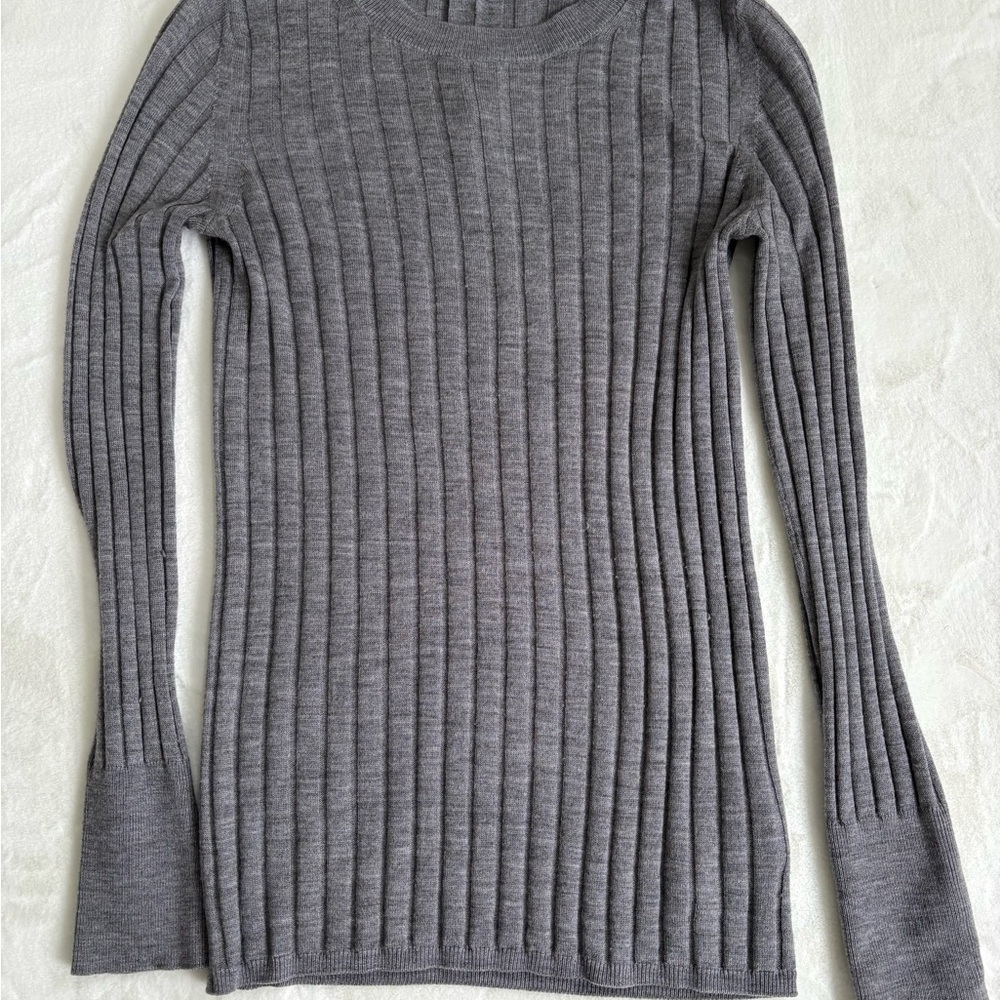 Banana Republic Light Gray Ribbed Sweater